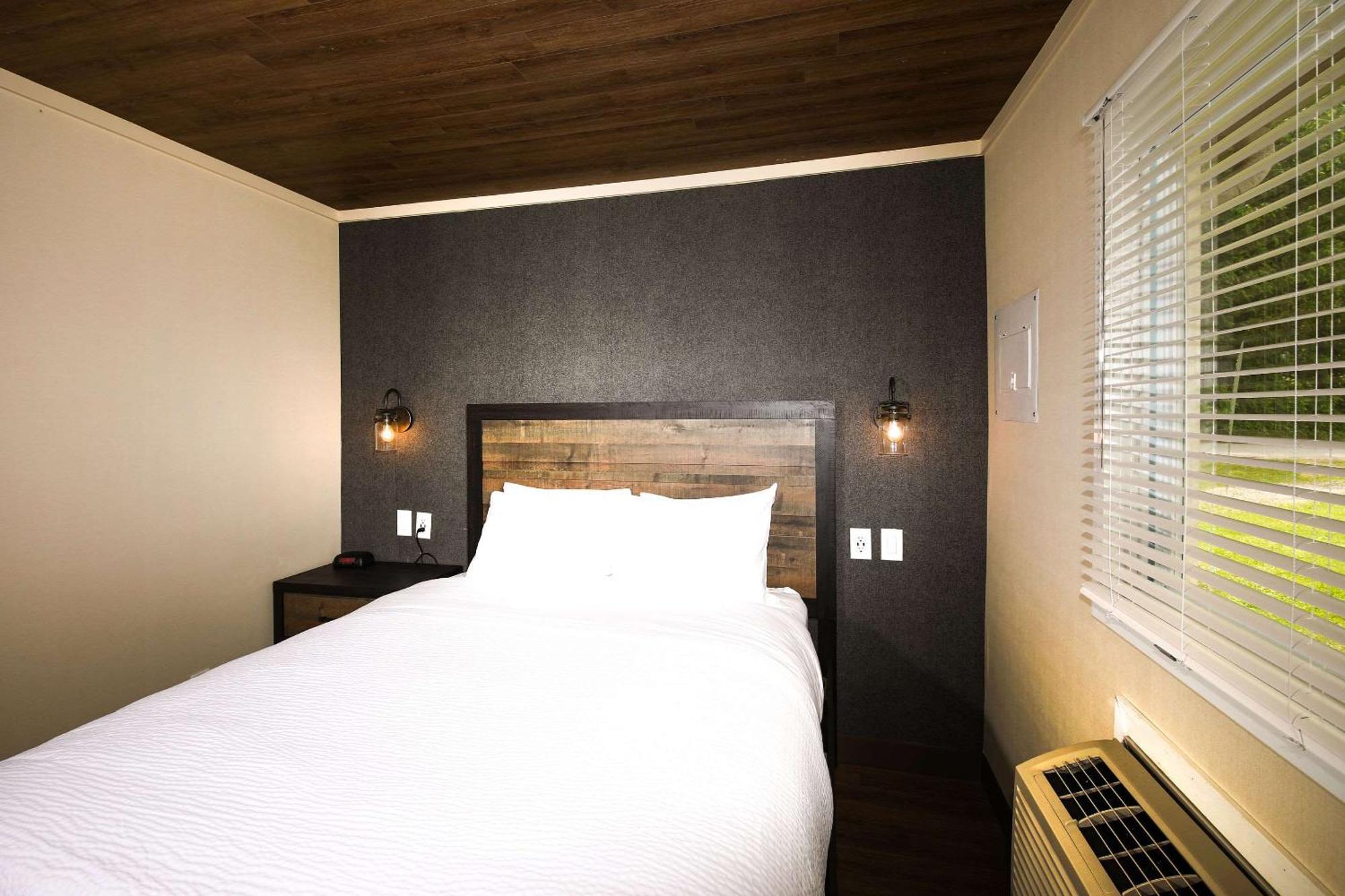 Bayview Wildwood Resort, Ascend Hotel Collection Severn Экстерьер фото