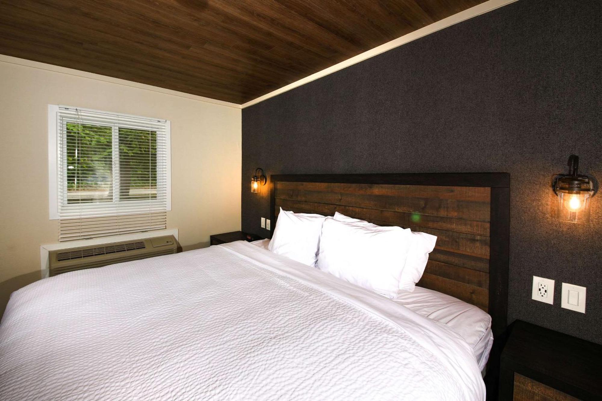 Bayview Wildwood Resort, Ascend Hotel Collection Severn Экстерьер фото